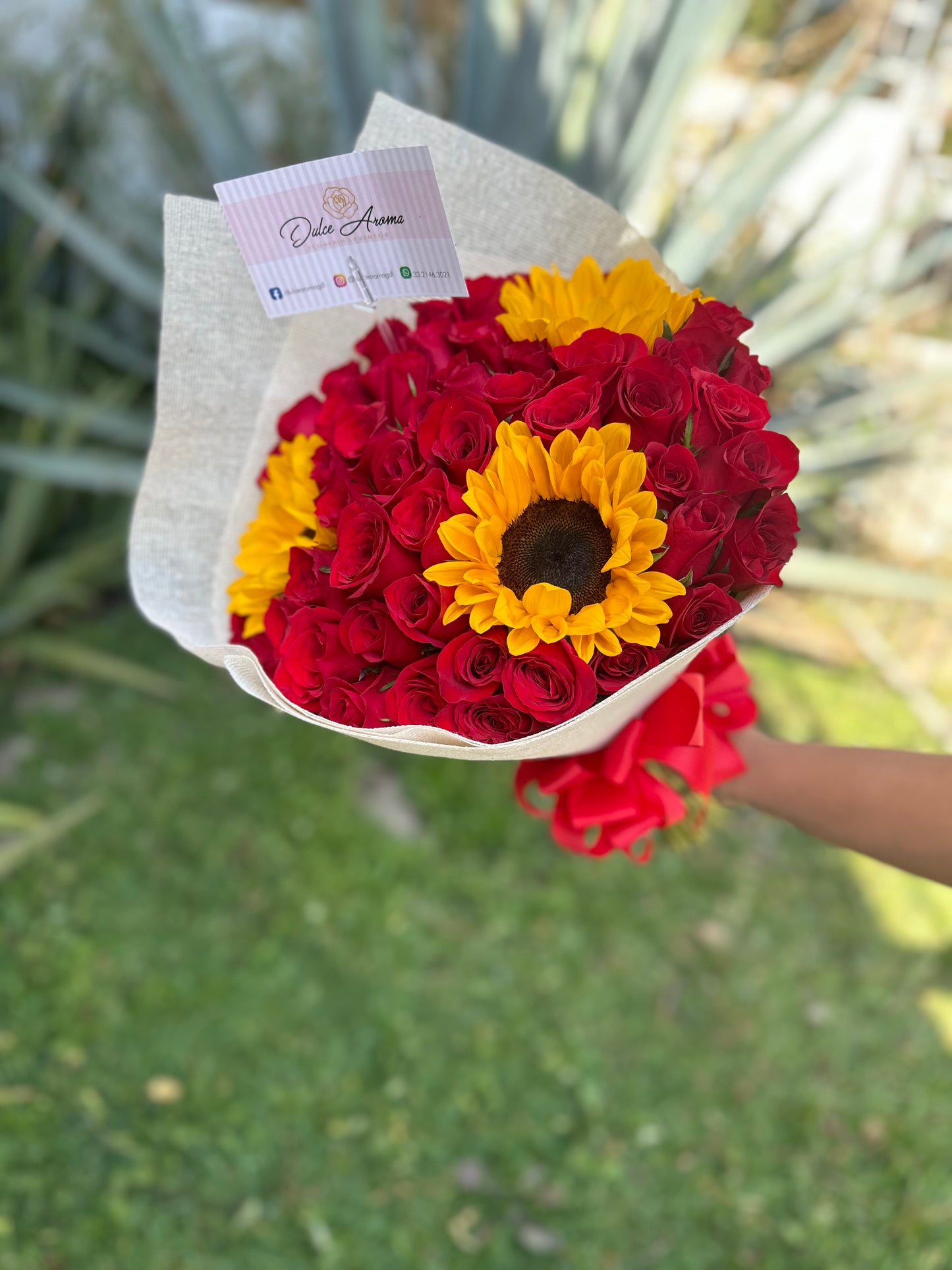 Ramo Rosas y Girasoles