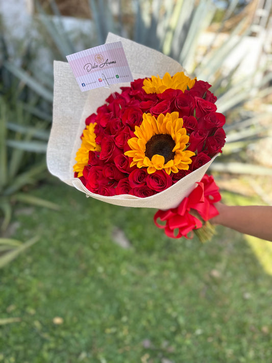 Ramo Rosas y Girasoles