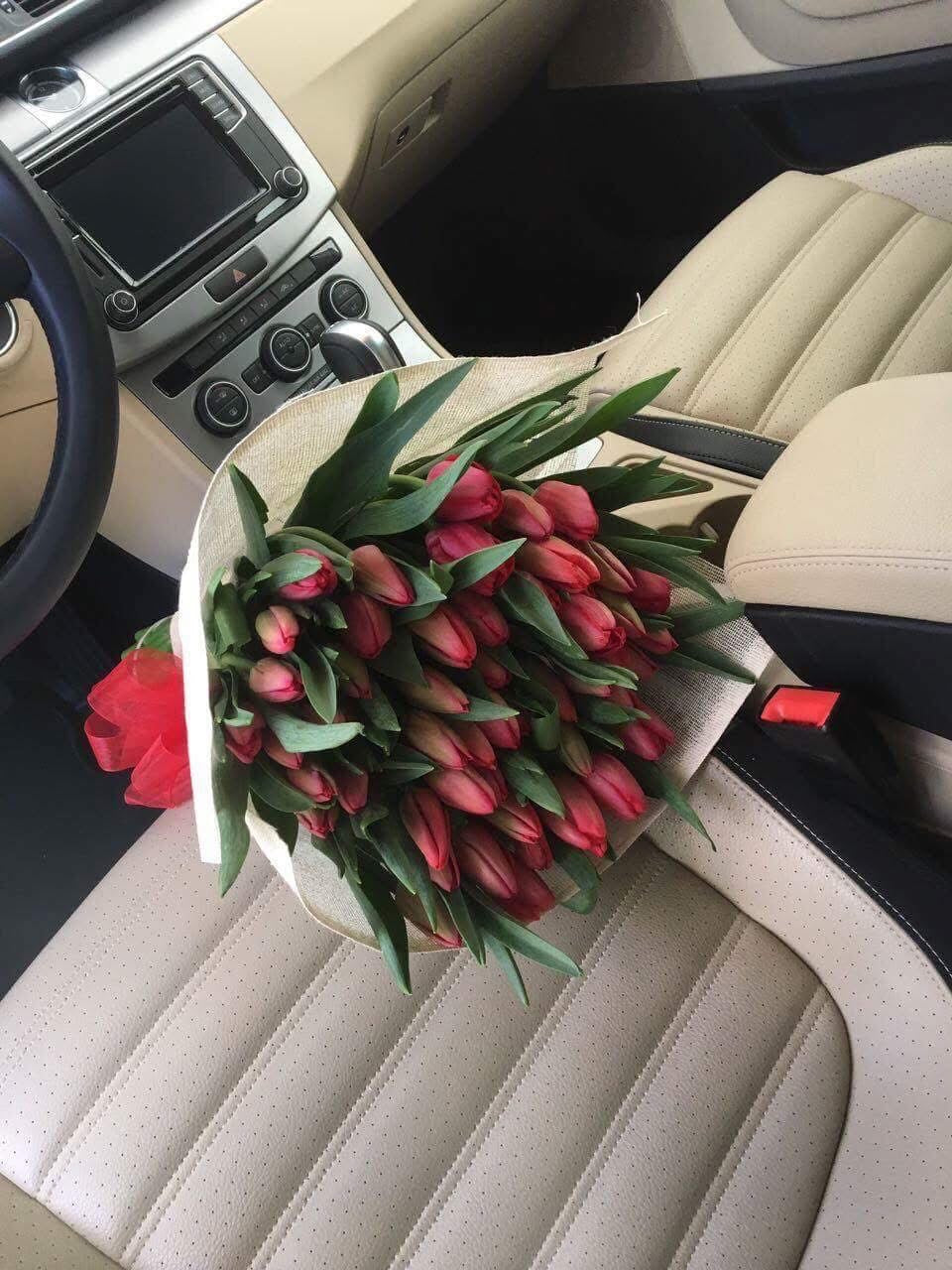 Ramo 50 tulipanes