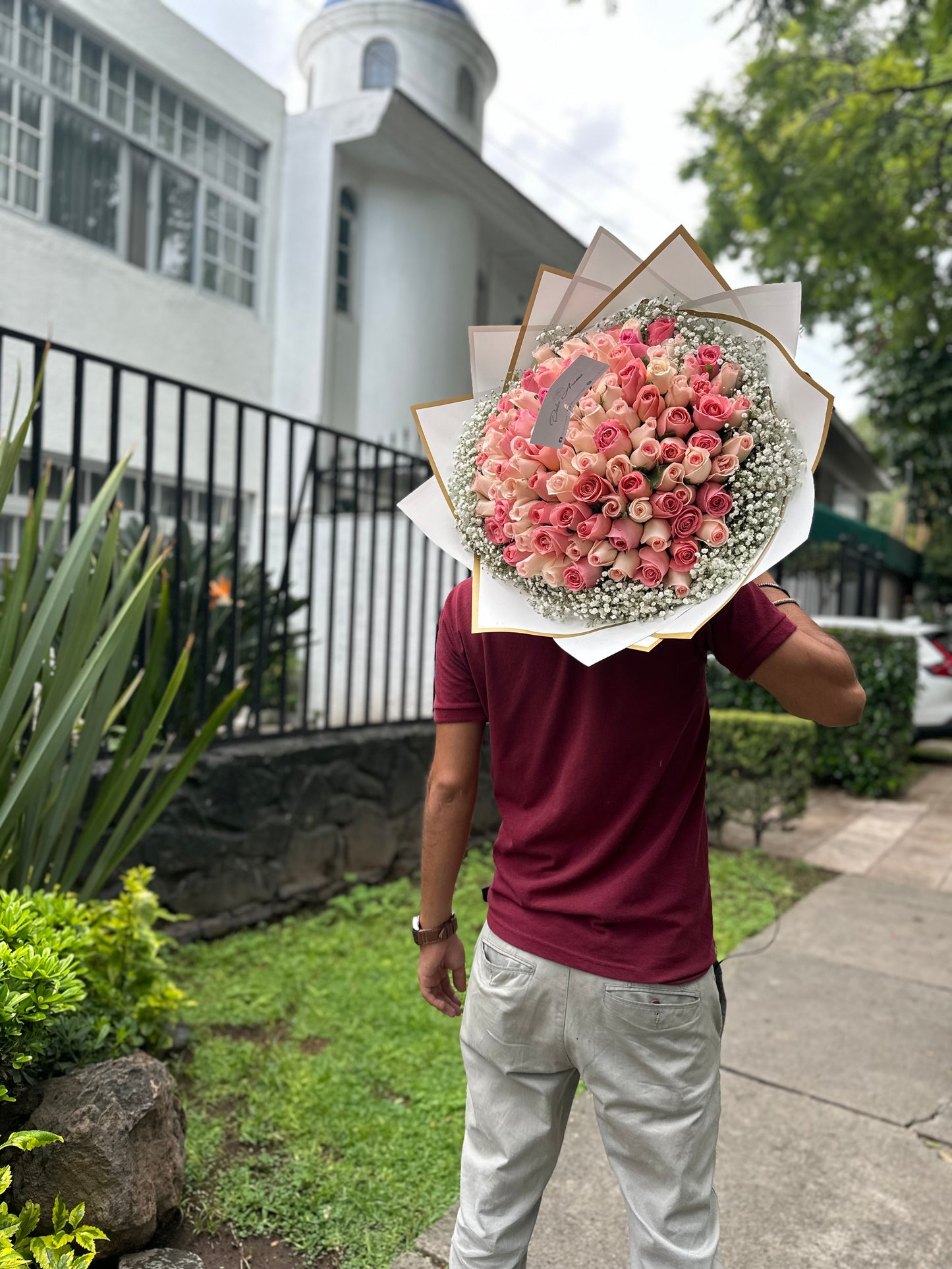 Ramo 100 Rosas y gypso
