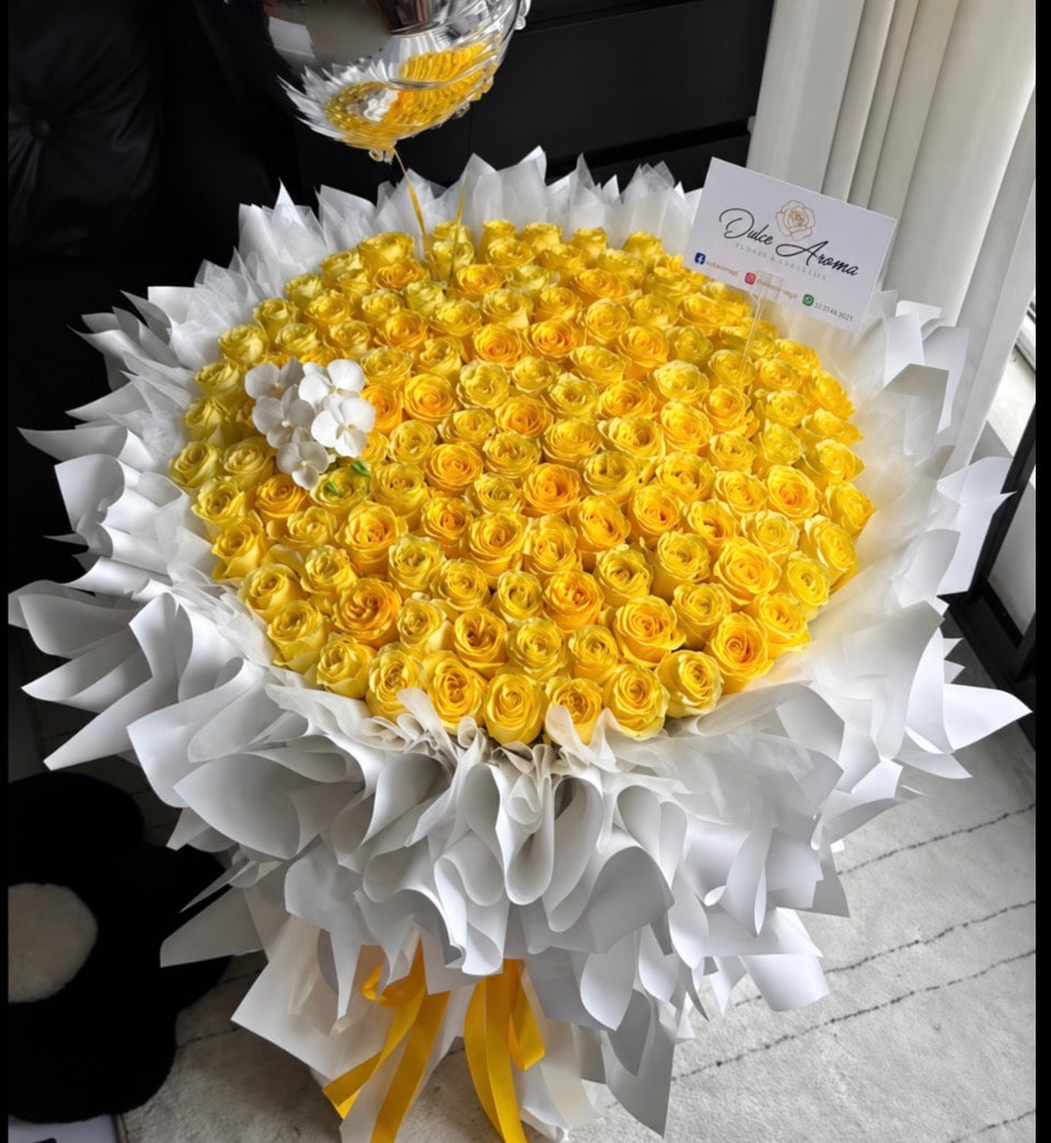 Diseño en Forma de Ramo 200 Rosas "FLORES AMARILLAS"