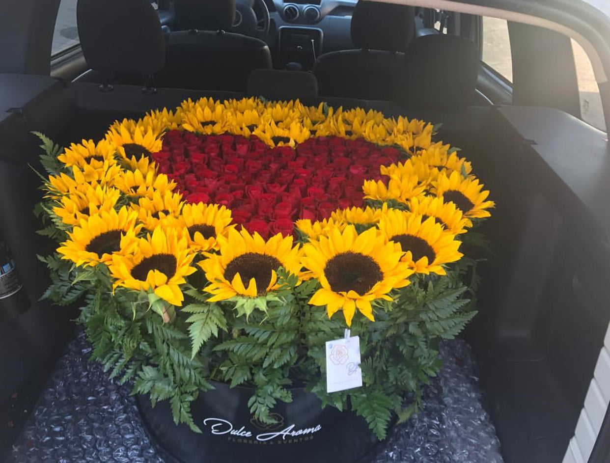 Caja Circular Girasoles y Rosas