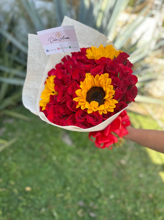 Ramo Rosas y Girasoles