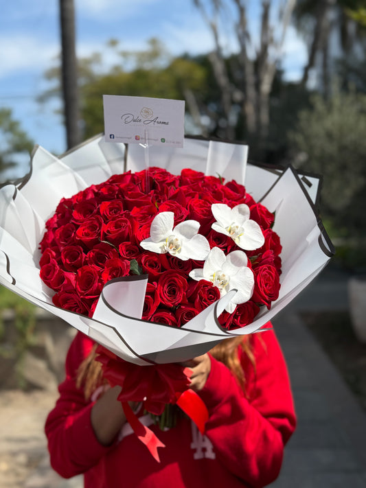 Ramo Red & White Orquideas 100 Rosas
