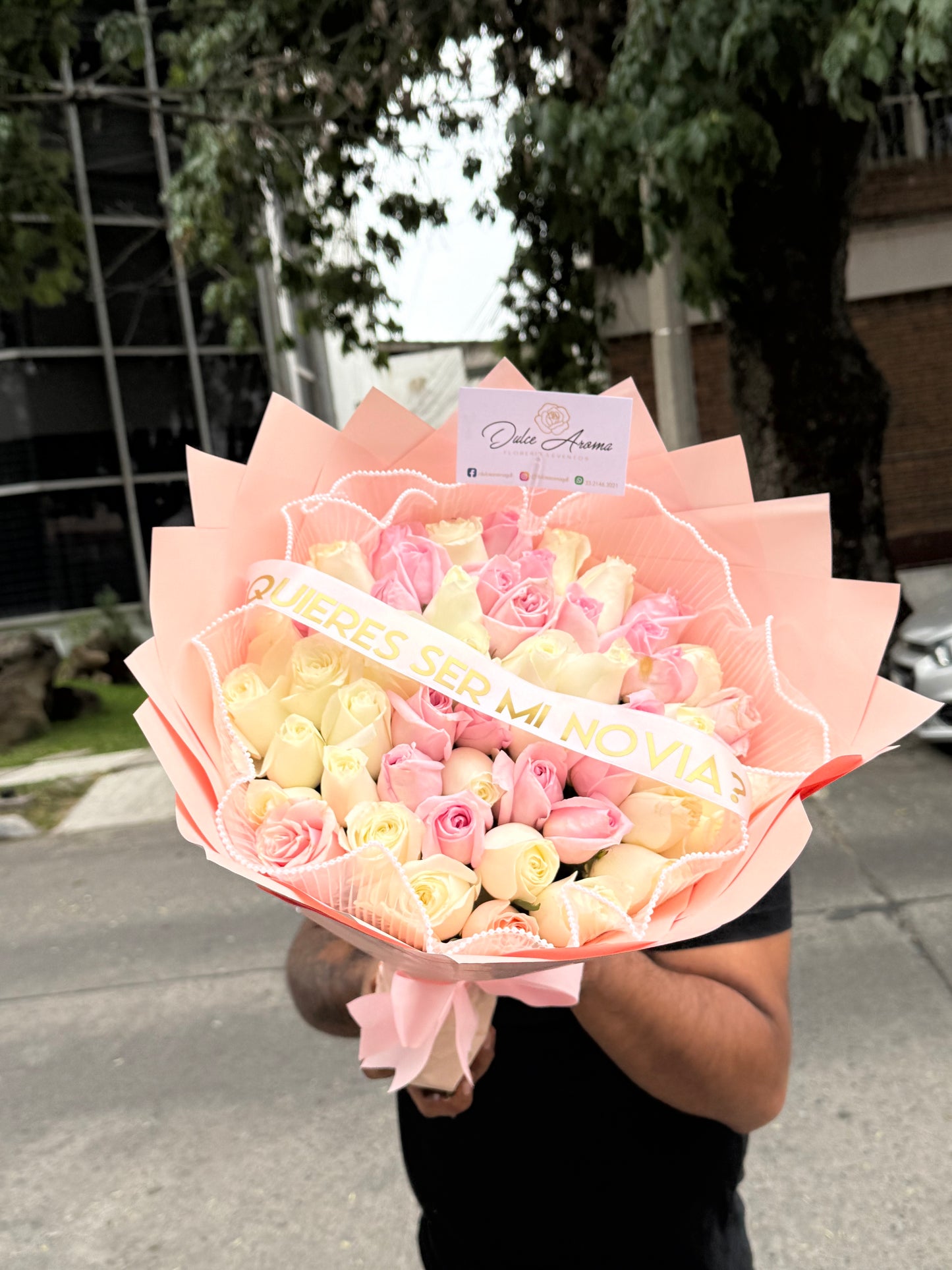 Ramo 50 rosas (personalizado)