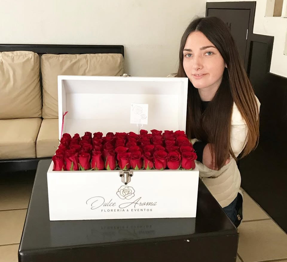 Cofre de rosas mediano