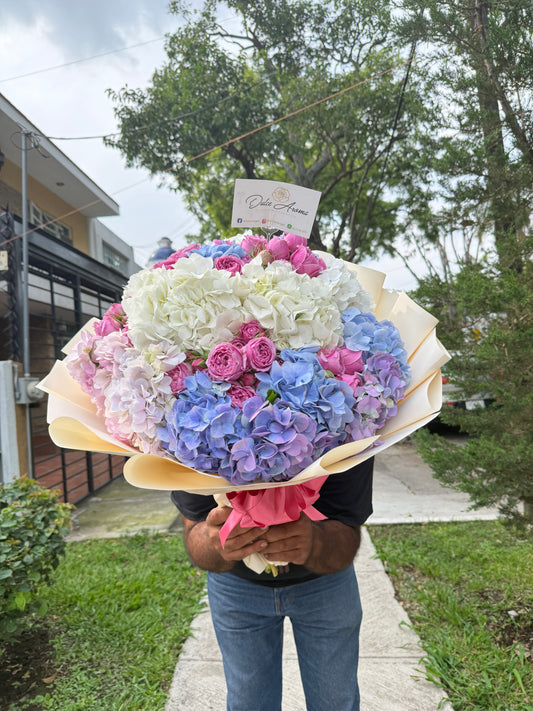 Ramo Encanto de Hortensias