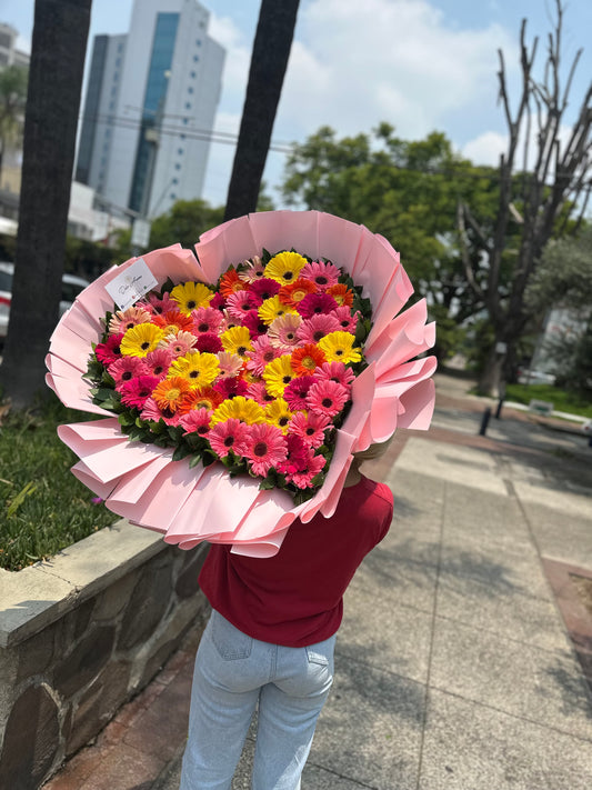 Ramo Corazón Arcoiris Gerberas
