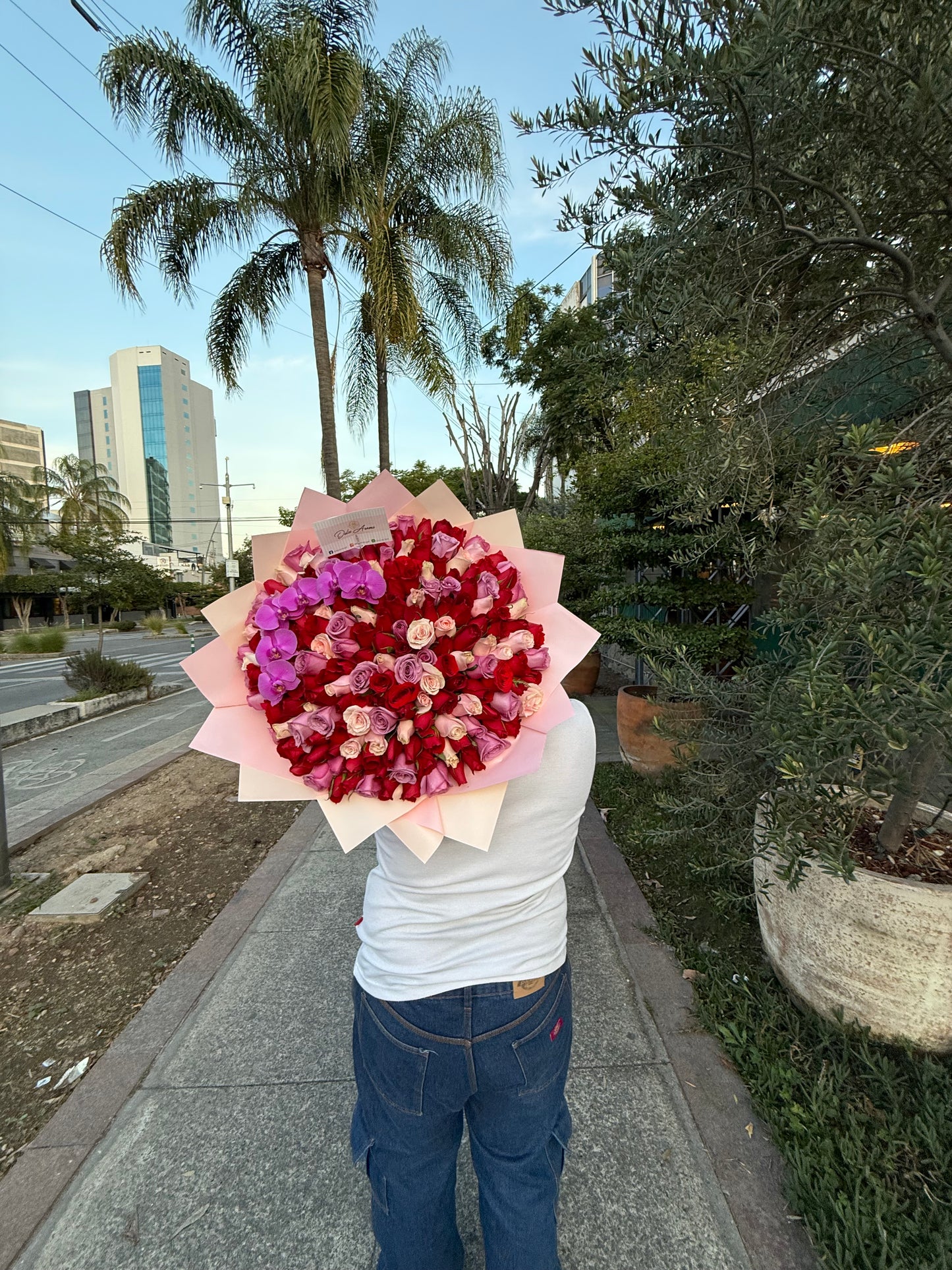 Ramo 200 rosas orquídeas