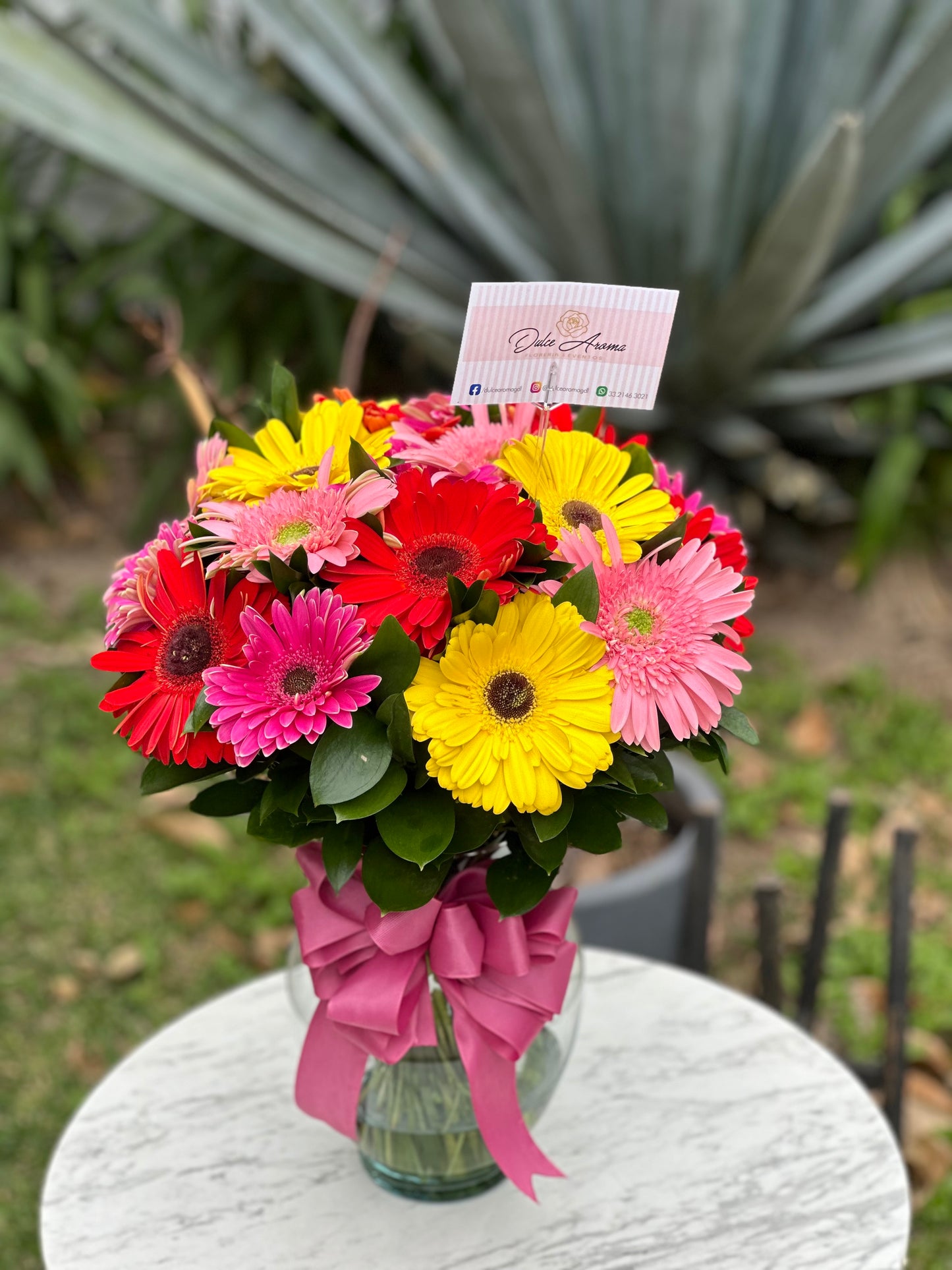 Florero Gerberas Coloridas