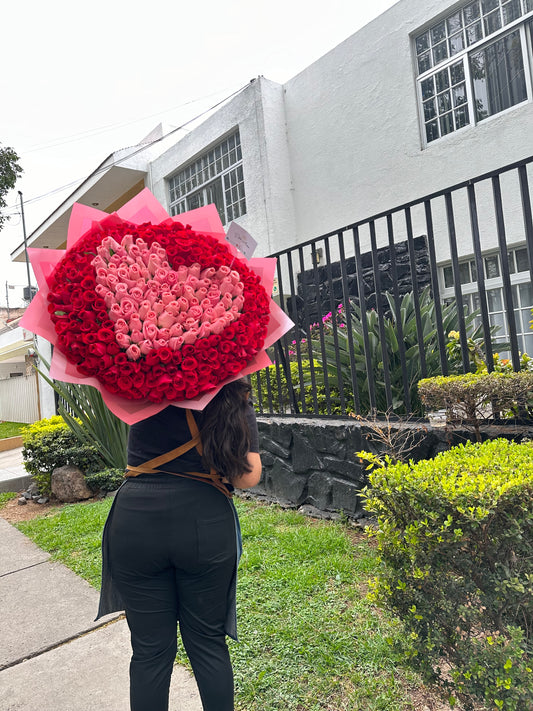 Ramo corazón 200 rosas