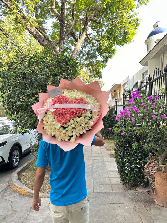 Ramo 200 Rosas Corazón