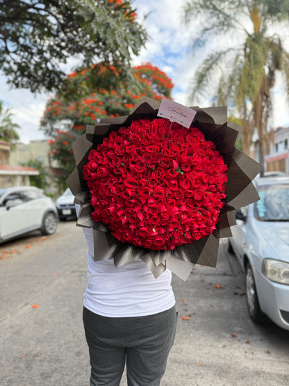 Ramo 300 rosas