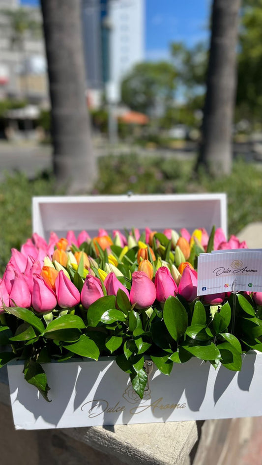Cofre rosas y tulipanes mediano