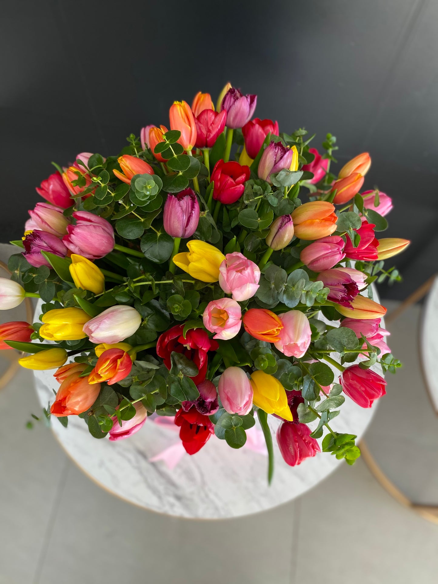 Caja Circular 50 Tulipanes