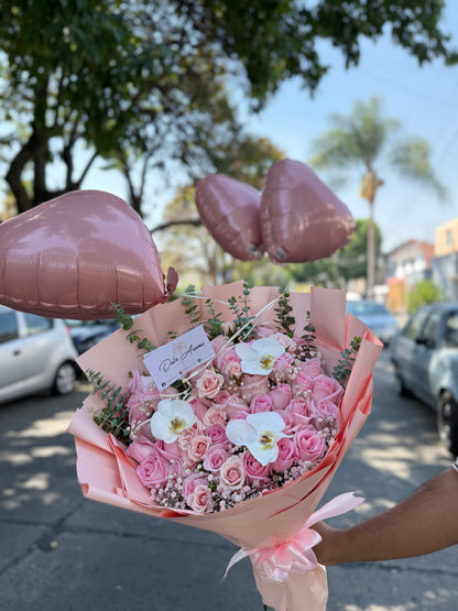 Paquete ramo y globo corazón