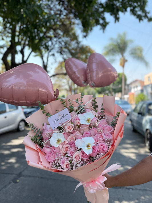 Paquete ramo y globo corazón