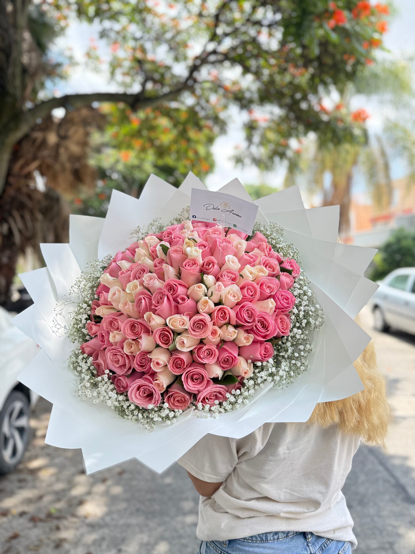 Ramo 100 rosas y gypso