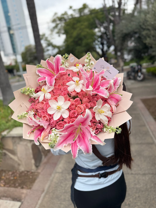 Ramo rosas, tulipanes oriental