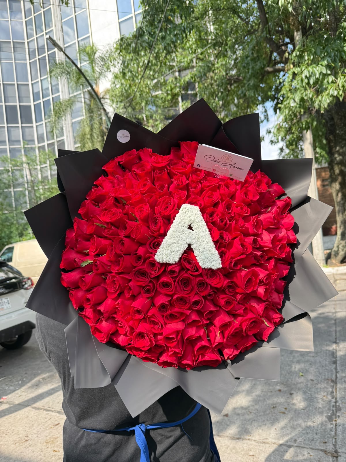 Paquete Ramo 150 rosas y 5 globos