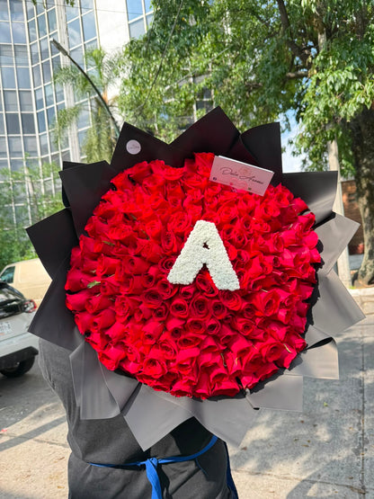 Paquete Ramo 150 rosas y 5 globos