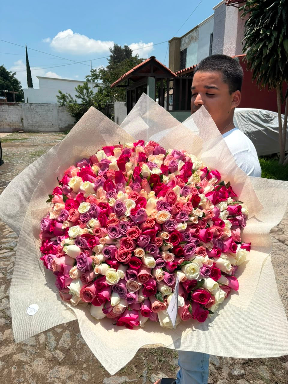Paquete Ramo 300 rosas y globo