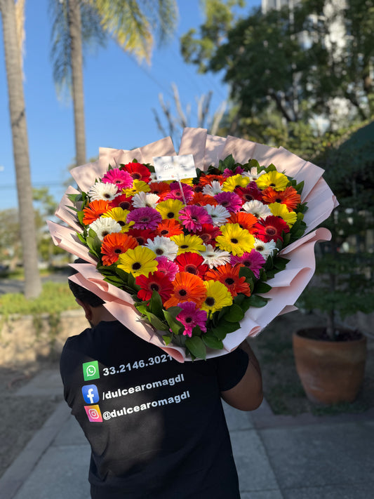 Ramo Corazón Arcoiris Gerberas