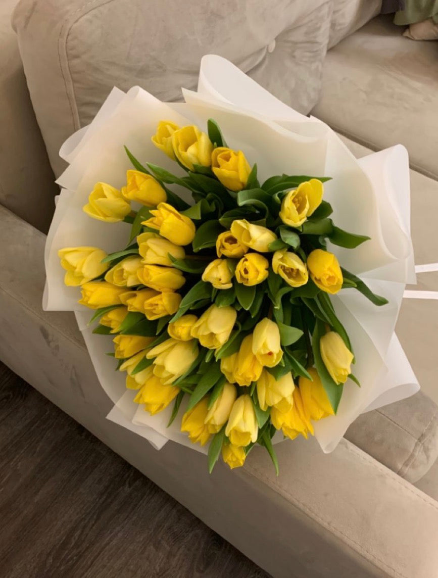 Ramo 50 tulipanes "FLORES AMARILLAS"