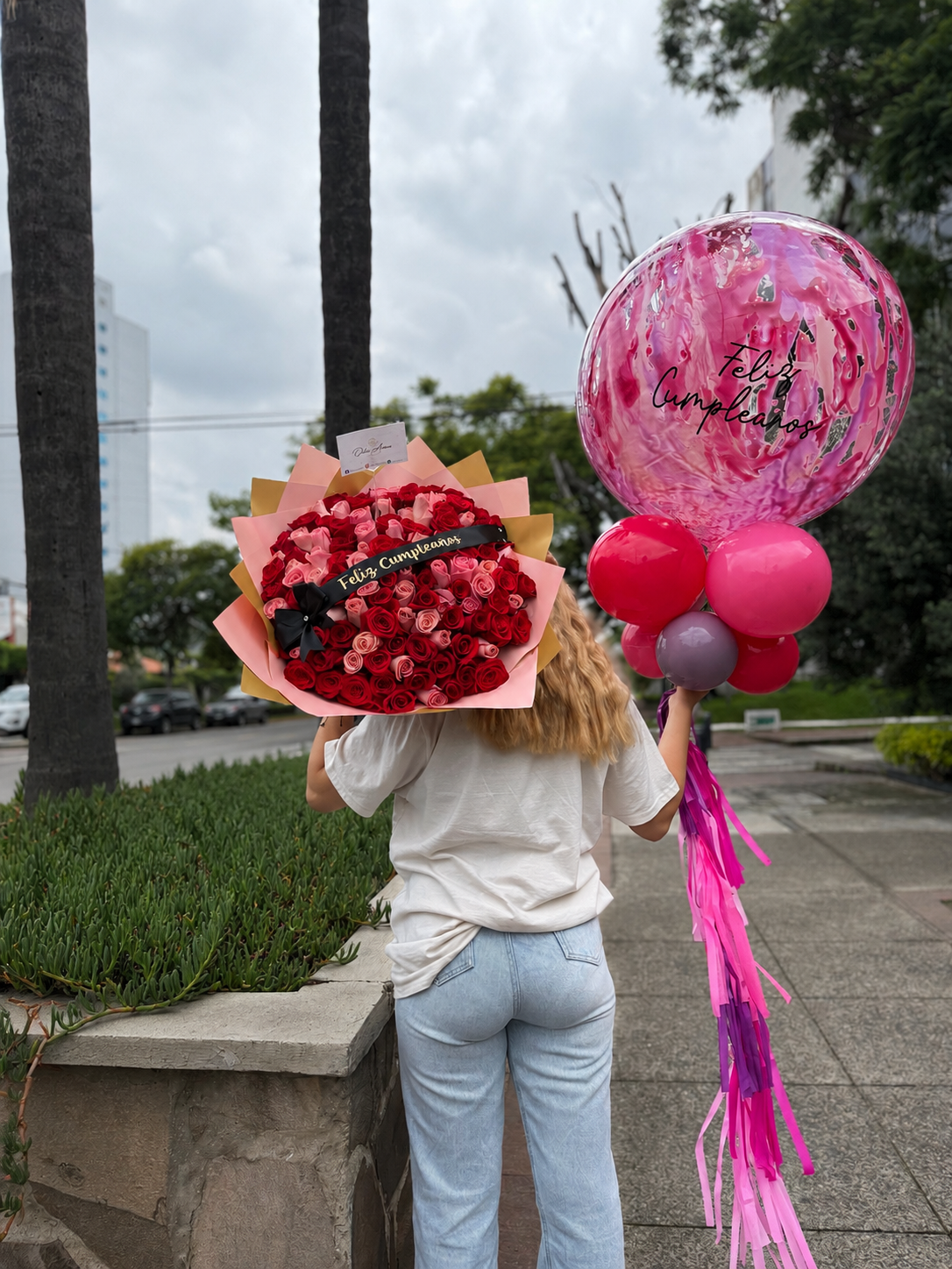 Paquete ramo y globo gigante