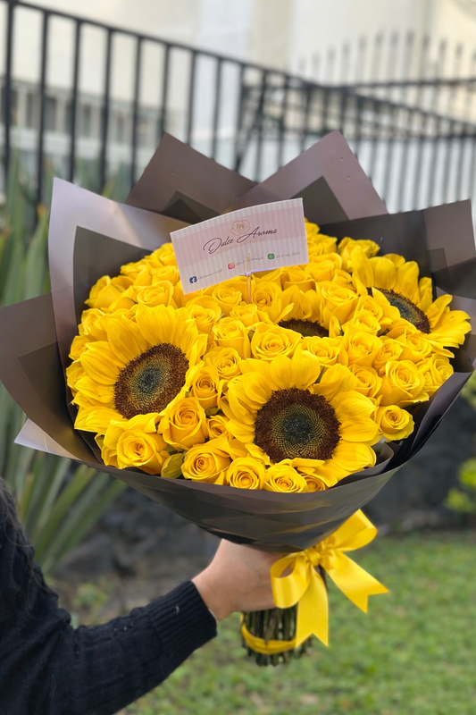 Ramo 50 Rosas Amarillas Y 5 Girasoles