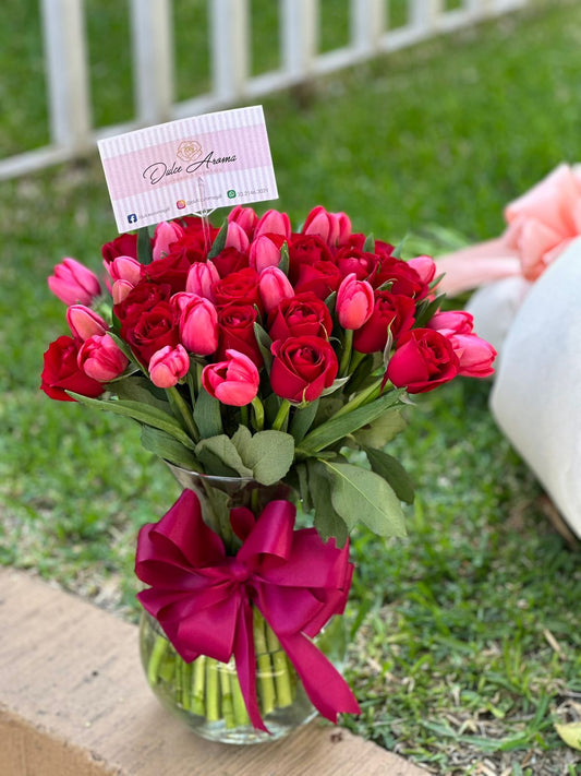 Florero Tulipanes y Rosa