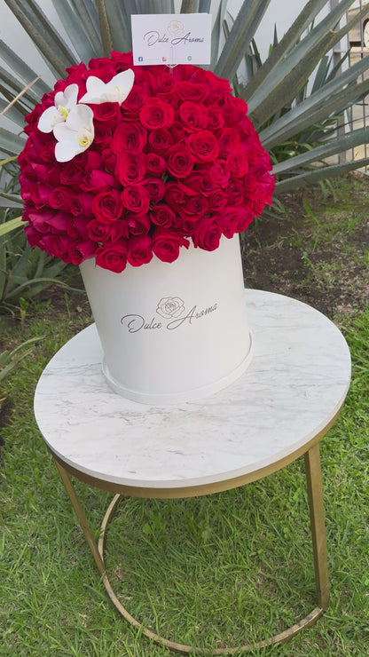 Esfera rosas y orquídea