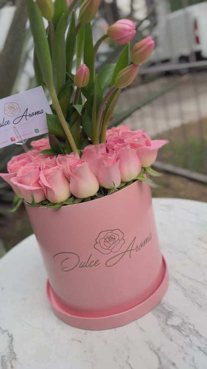Cilindro rosa y tulipán